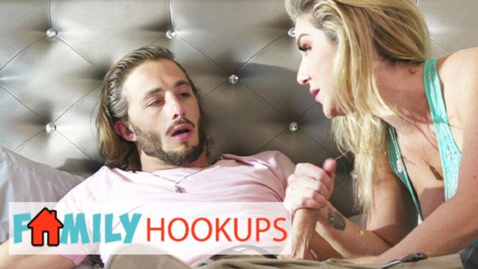 Family Hookups präsentiert Kayla Paige's Seitenfick Porno