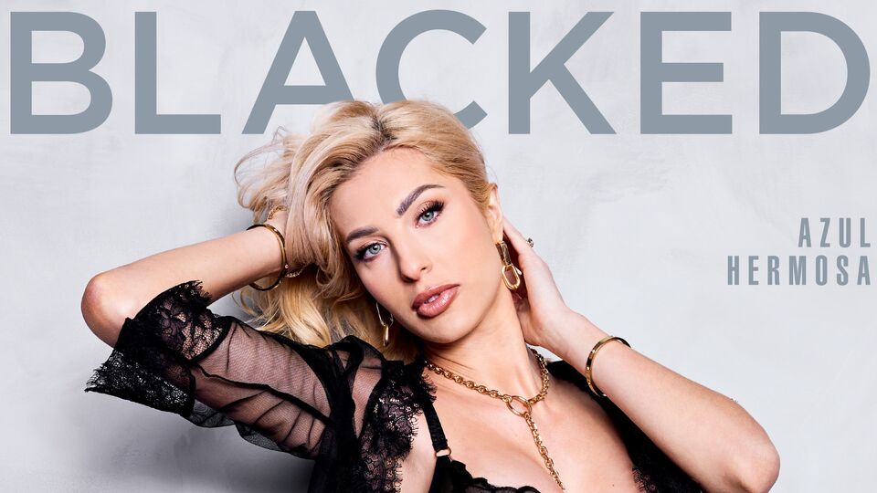 Loira filmagem com boneca Azul Hermosa do Blacked.Com