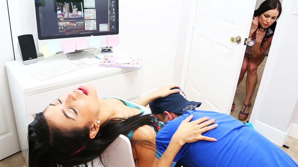 Blowjob Pornofilm mit auffordernder Kendra Lust von Bangbros Clips