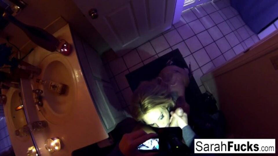 Sarah Jessie in trailer tette grosse di PUBA