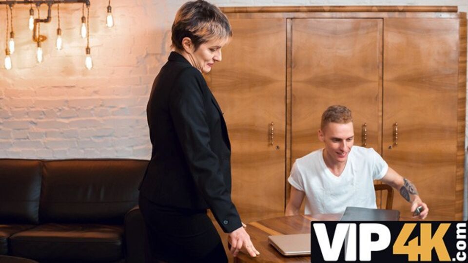 Lehrer Porno mit lüsterner Zuckerbaby von Tutor 4k