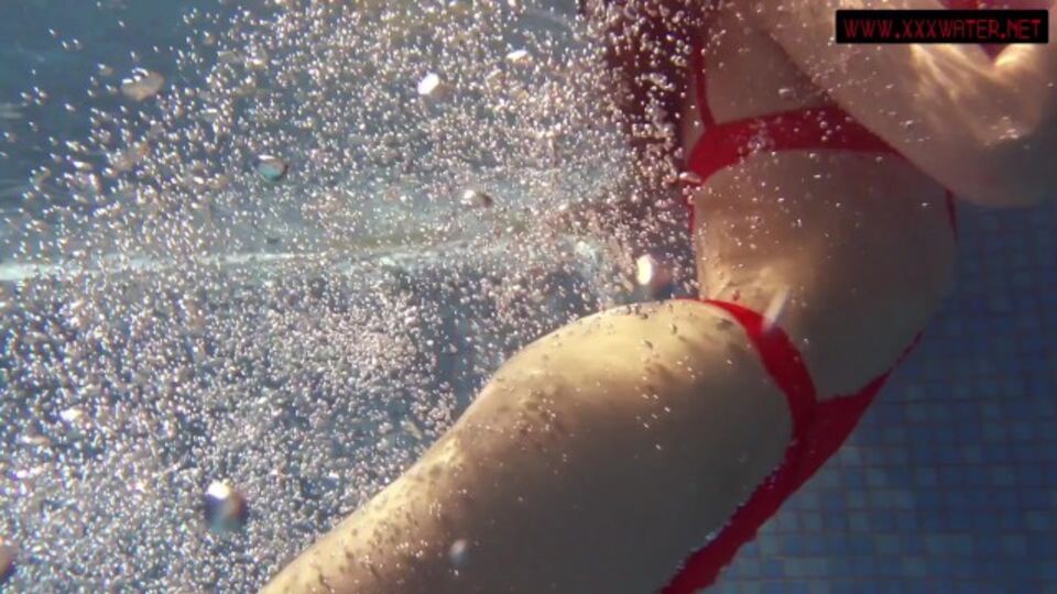 Teenie Fickfilm mit herausragender Mia Ferrari und Mia Bandini von Underwater Show