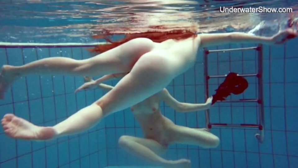 Séquence de gros seins avec l'énigmatique pute de Underwater Show