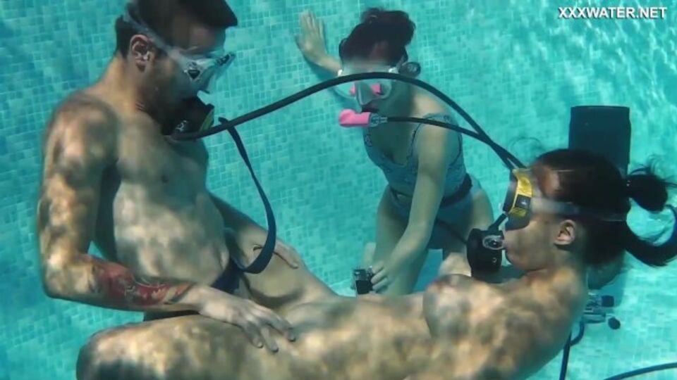 नग्न अश्लील साहित्य Underwater Show से ख़ूबसूरत सबसे अच्छी लड़की के साथ