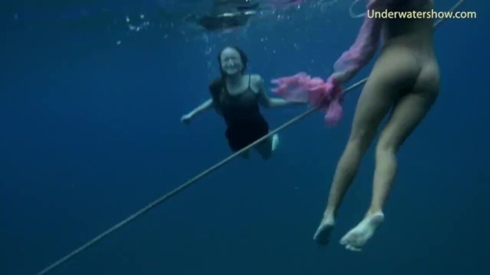 Rainha em pequeno delícia no Underwater Show