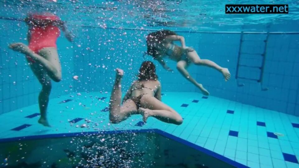 चीनी में किशोर फुटेज Underwater Show द्वारा