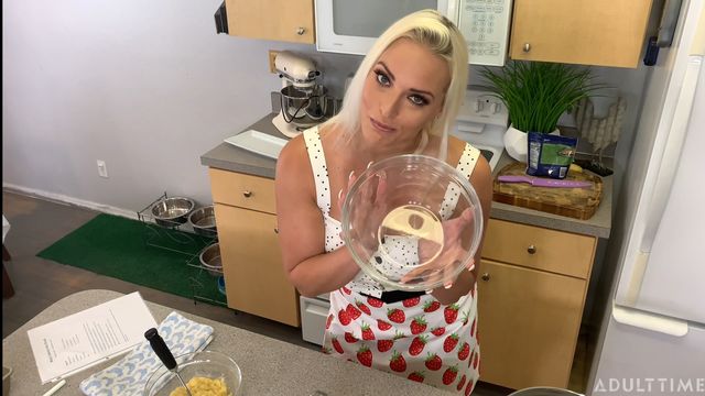 Model Time - tráiler de estilo perrito