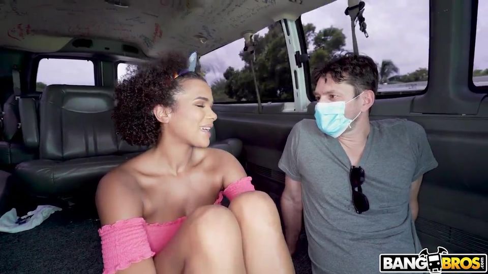 Alina Ali in Dicker Arsch Sex von Bang Bus