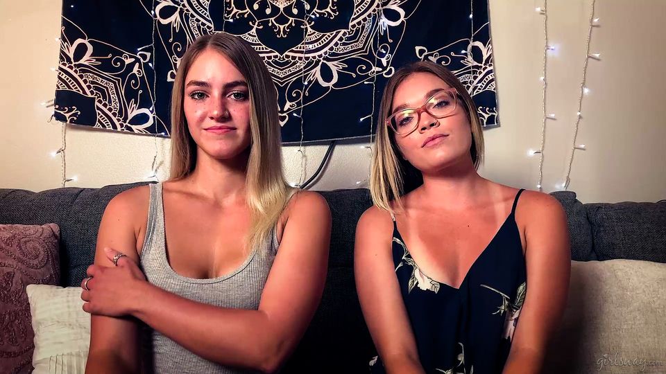 Gesicht sitzen Porno mit pulchritudinöser Reagan Foxx und Whitney Wright von Cougar Queen