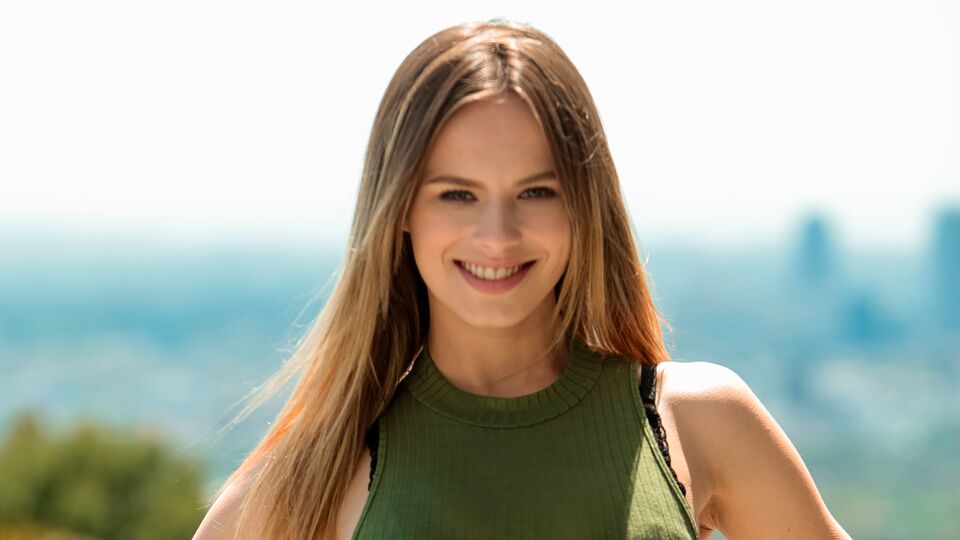 Entzückende Jillian Janson's Sexstreifen anschauen