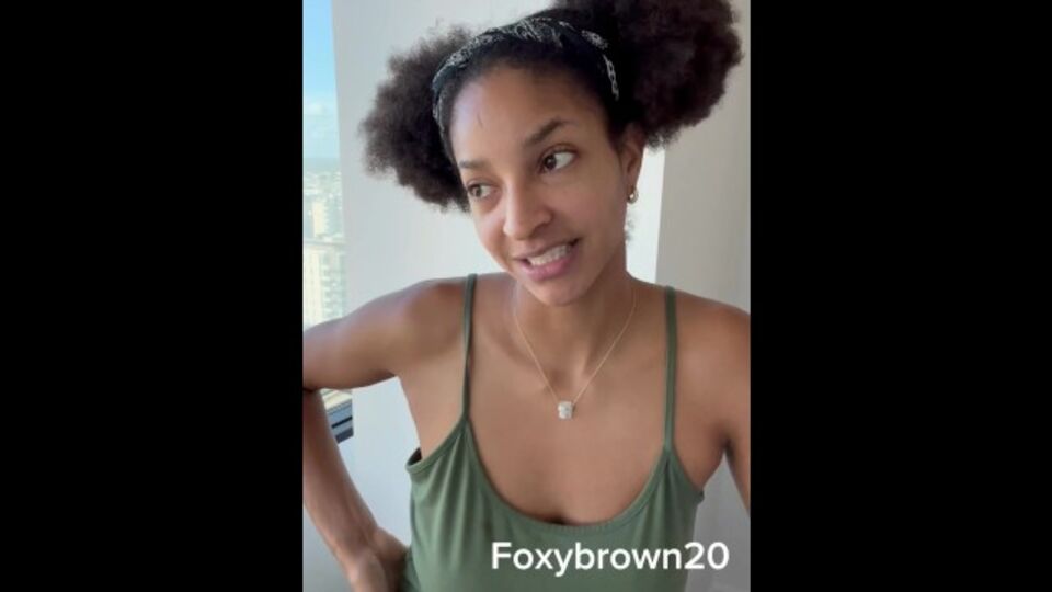 Feminino solo clipe com ideal Foxybrown2025 do Verified Amateurs