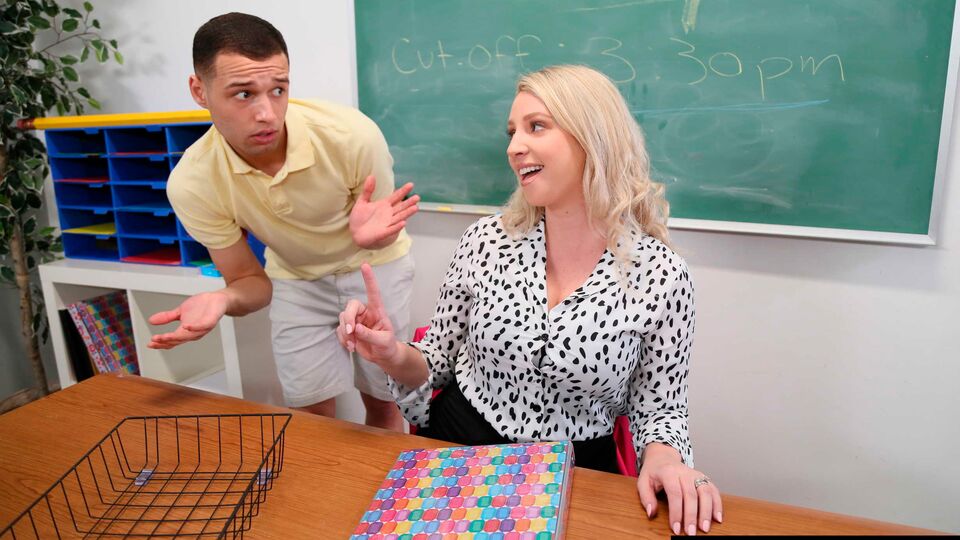 Invitante Charlotte Rayn - video gola profonda - My First Sex Teacher