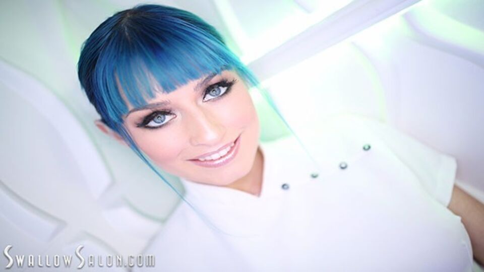 Gesicht gefickt Pornofilm mit wilder Jewelz Blu von Swallow Salon