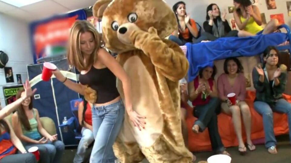 Porno de la zorrita delicia de mamadas 