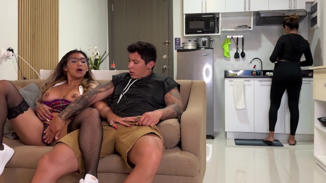 Acción de fantasía con familia política protagonizado por la deseable Summer_steph