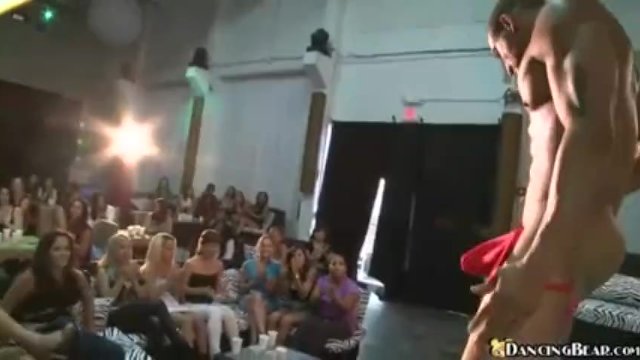 Contenido de orgía con leyenda