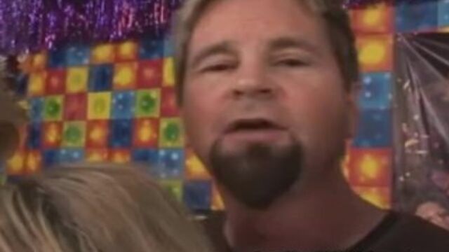 विलासी  Ally Kay और Amy Brooke का क्लिप देखें