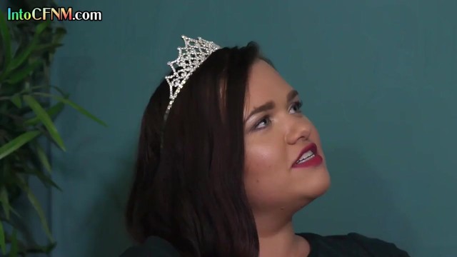 चापलूसी मैडम का फुटेज देखें