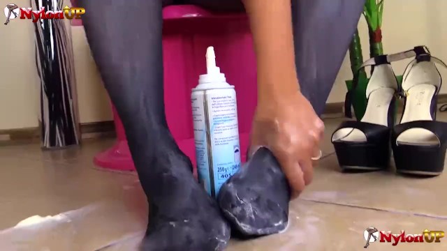 Toma con la avasallante Mora y Una con hd de Nylon Up