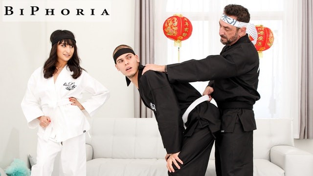 Magnificent Isabella's spit roast action