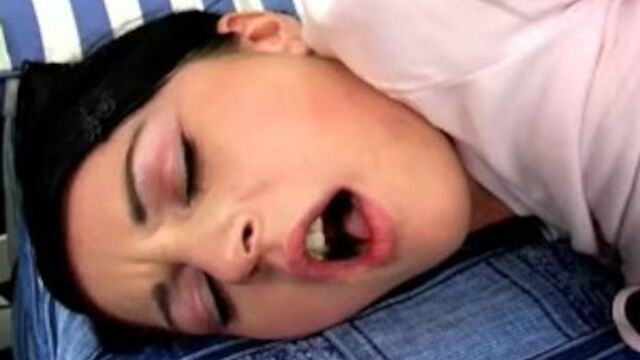 Pornografía de humillación protagonizado por la estupenda yegua