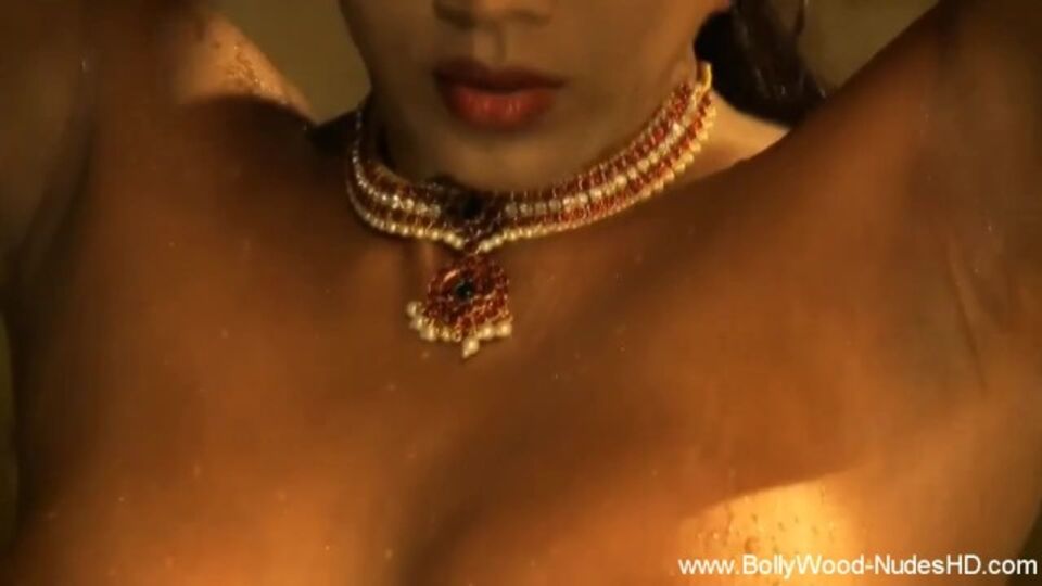 Alluring bidie-in's cougar scene