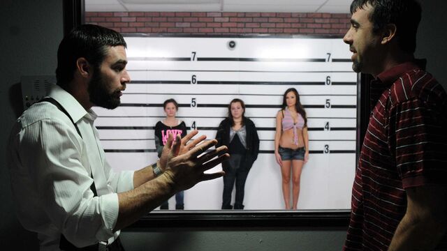 Solida Amy Ried partecipa in video gambe lunghe