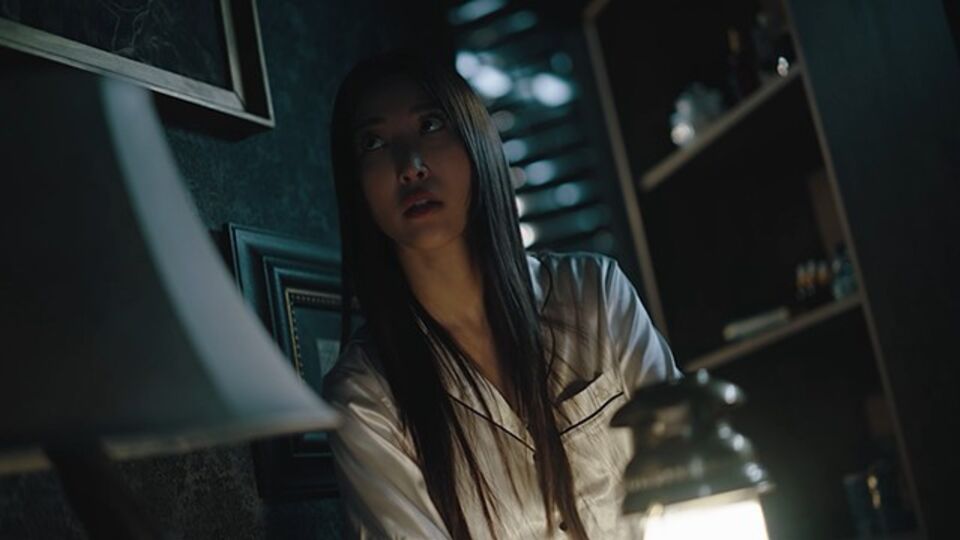 Película con la lujuriosa Emiri Momota con bondage de Hentaied