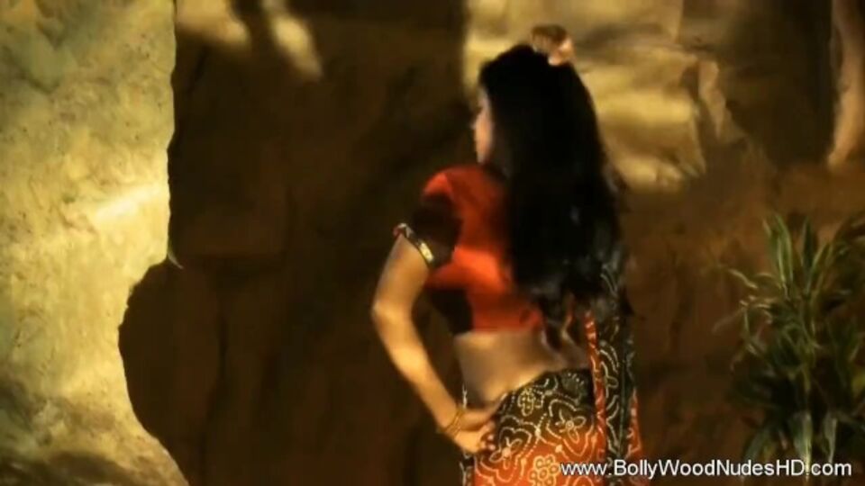 Rodaje con la zorra Flower con mamá de Bollywood Nudes HD