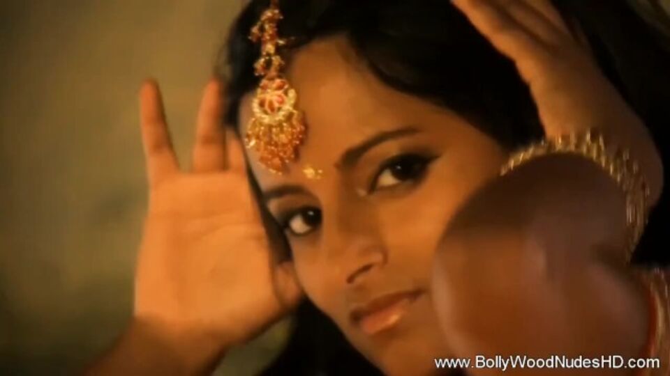जिंदादिल  The Queen का दृश्य देखें