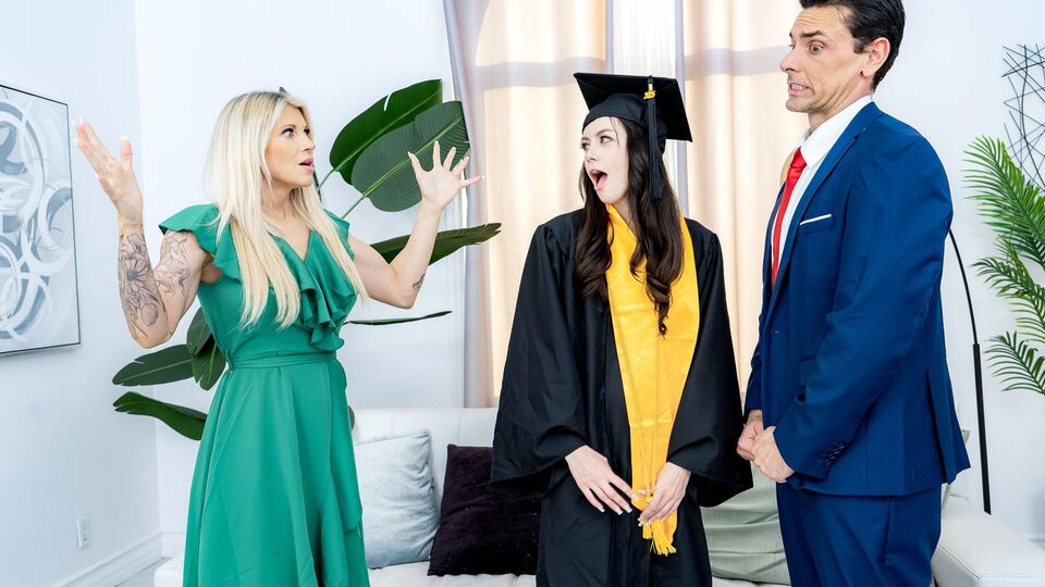 Bubbly Selena Love at blowjob clip