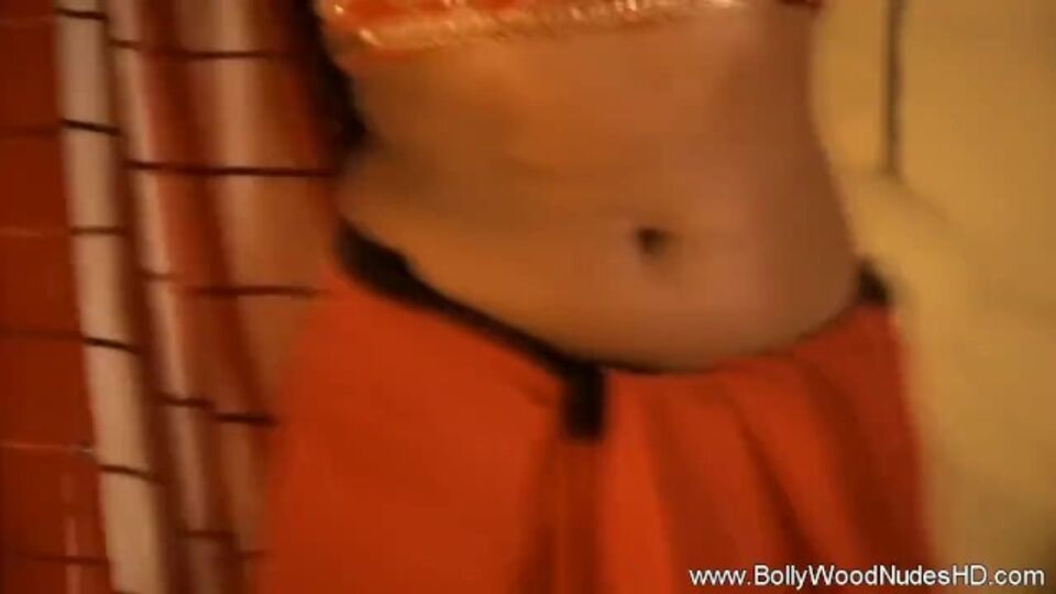Adelanto con la culona gema con striptease de Bollywood Nudes HD