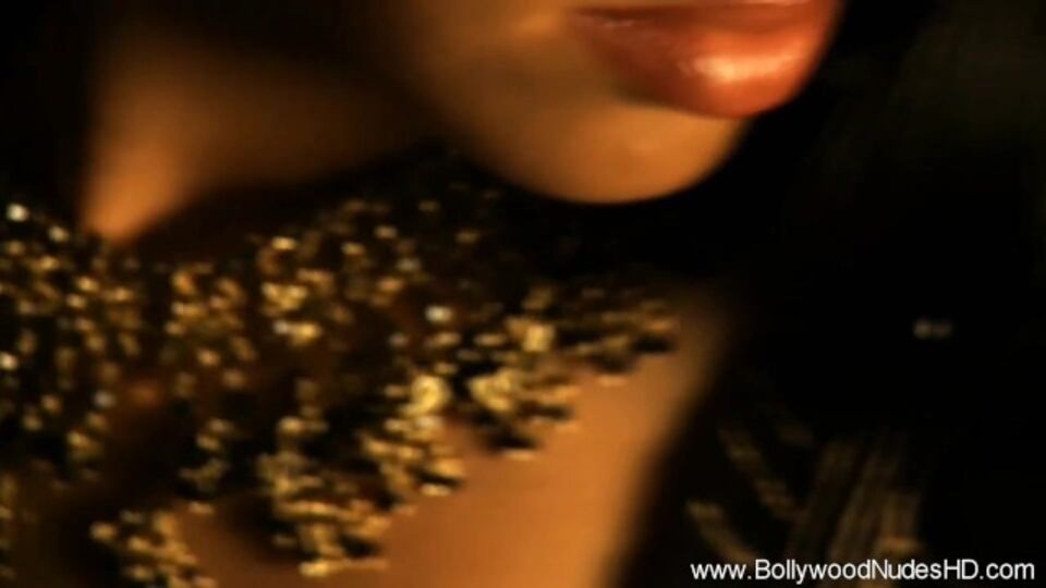 Bollywood Nudes HD प्रस्तुत करता है अनुरक्षक का hd वीडियो