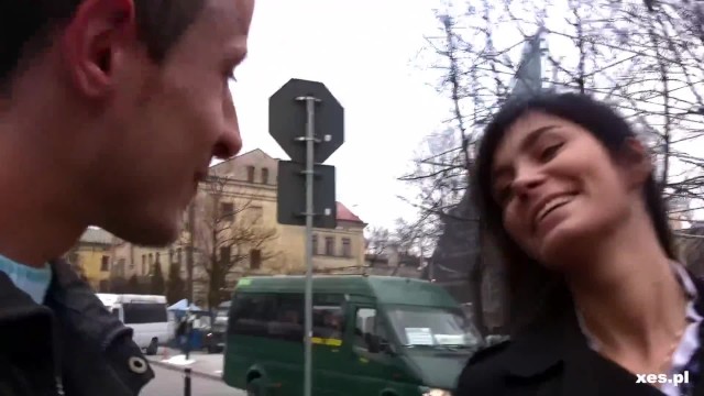 XES.PL presenta clip con las público de zorra