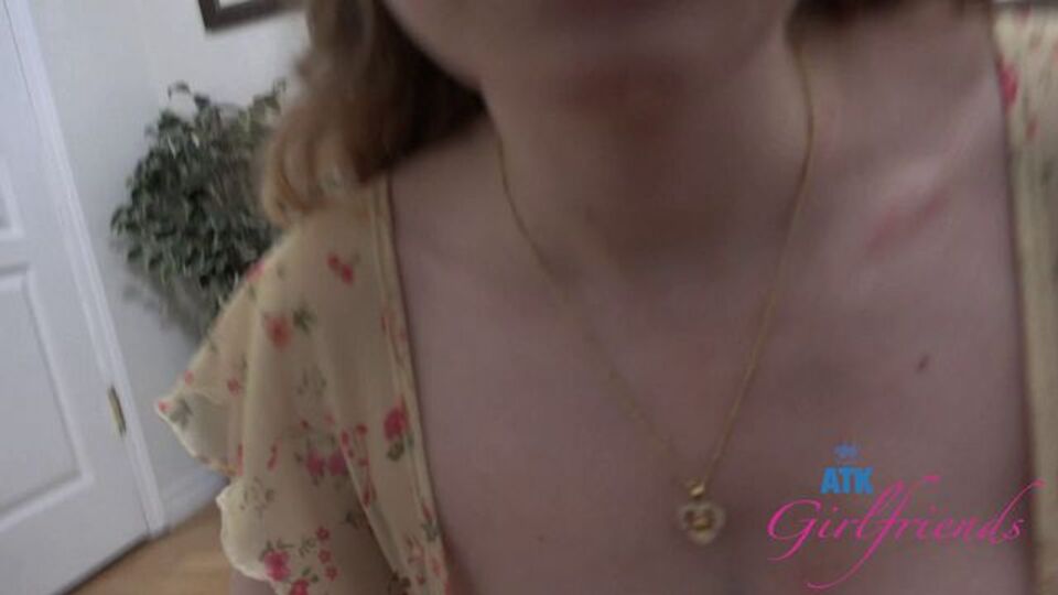 ATK Girlfriends presenta porno con las amateurs de Selina Imai