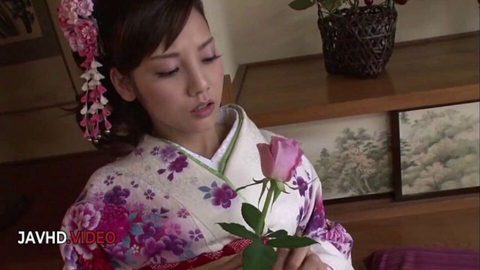 Adelanto de juguetes protagonizado por la deliciosa Rei Mizuna y Rei