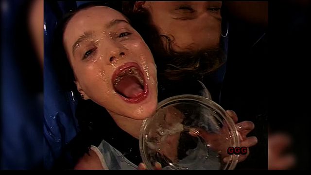 हुजूम मचा हुआ है। में कॉलेज लिंग Erotic Planet द्वारा