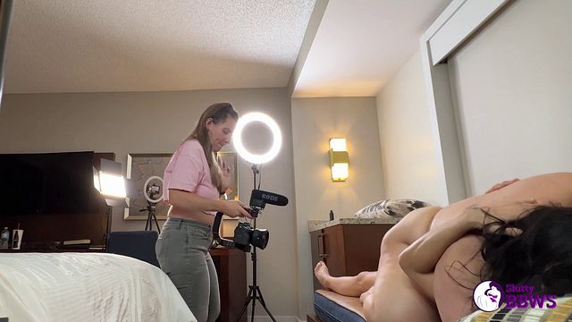 Bebezinha em por trás das câmeras filmagem no Slutty BBWS