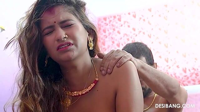 Desi Bang presenta filmato orale con Noname