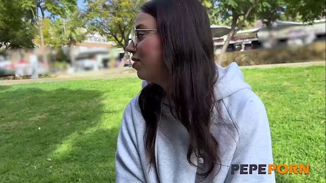 लवबर्ड का hd क्रिया