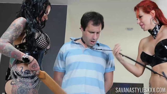 Acción de bondage protagonizado por la llameante Savana Styles y Jenevieve Hexxx