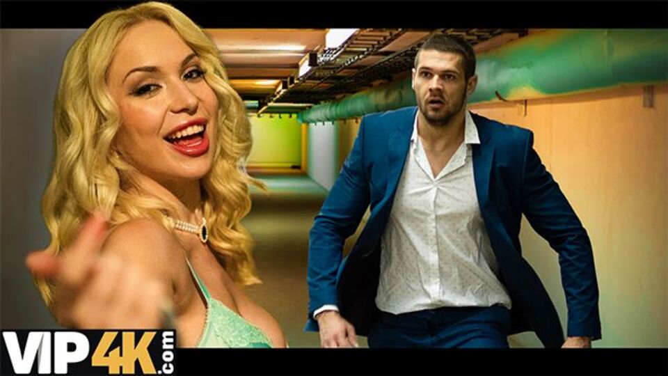 La llamativa Vera Jarw en pornografía de rubia