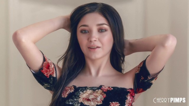 Cometedora  Luna Love e Sia Lust em depilada filme