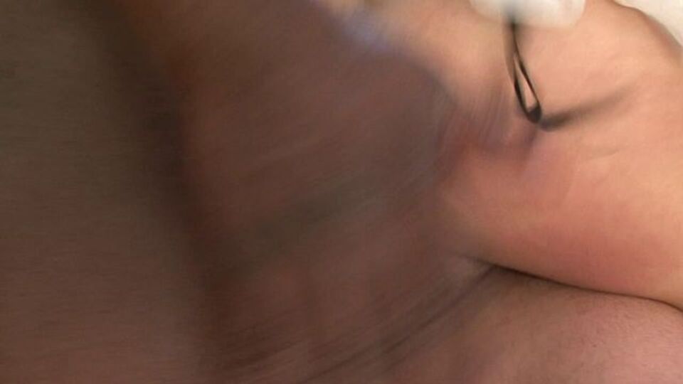 La erótica Mark Wood y Nadia Noel en clip de pechos pequeños