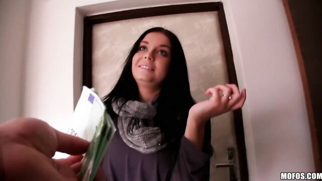 Victoria Blaze में घुमावदार वीडियो Mofos द्वारा