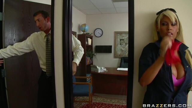 Brazzers Exxtra - बड़ा वाला लंड अश्लील साहित्य