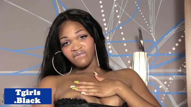 Capra in riprese culone di Black TGirls