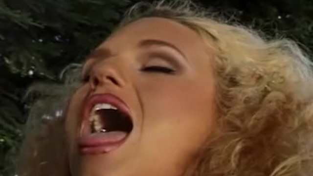 Screw My Wife Club - clip partage