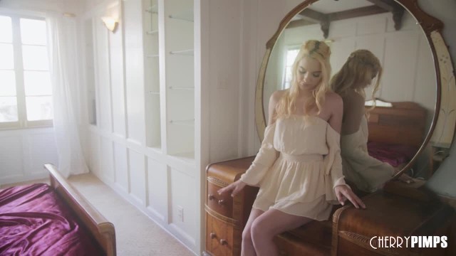 Cherry Pimps presenta película con las striptease de Kenna James