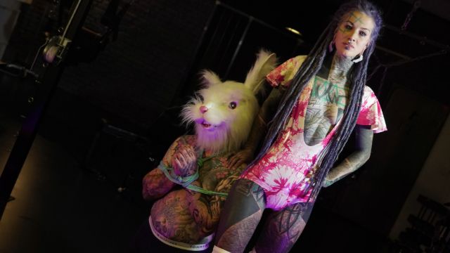 Hinterhältige Anuskatzz in der Hauptrolle in Tätowierte Frau XXX